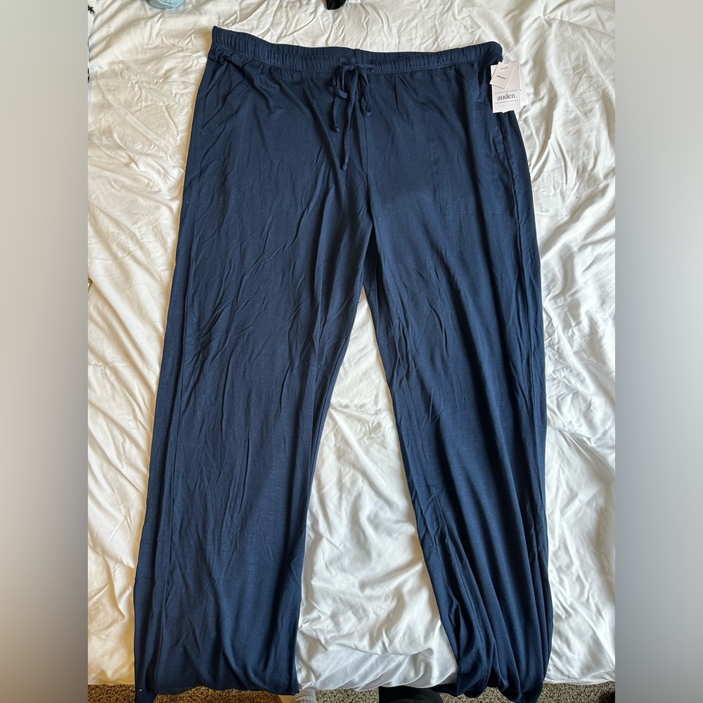 Women’s Auden Navy Cloud Knit Lounge Pants Size L
NWT